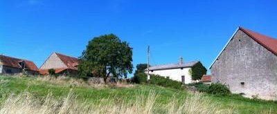 TE KOOP<br />vrijgelegen boerderijcomplex met chambres d'hôtes